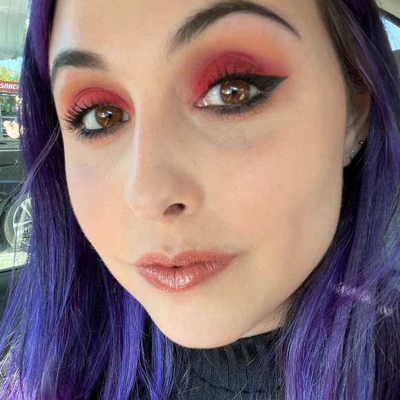 Meet your Posher, Emily - Picture 1 of 1